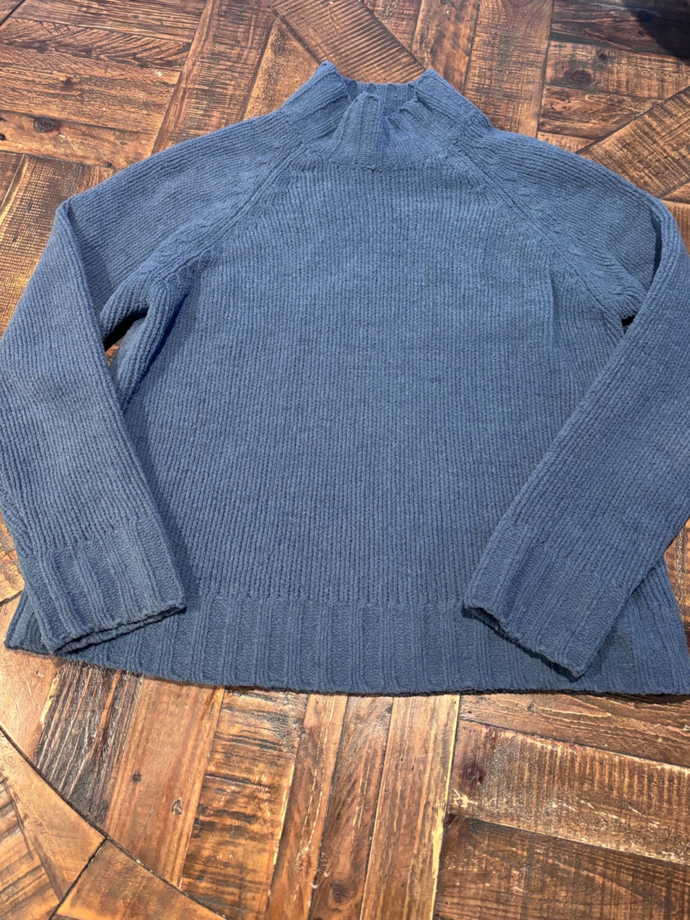 Orvis Navy Blue Ribbed Mock Turtleneck Sweater in size M